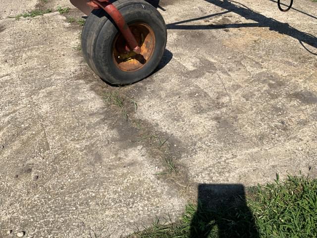 Image of International Harvester 710 equipment image 3