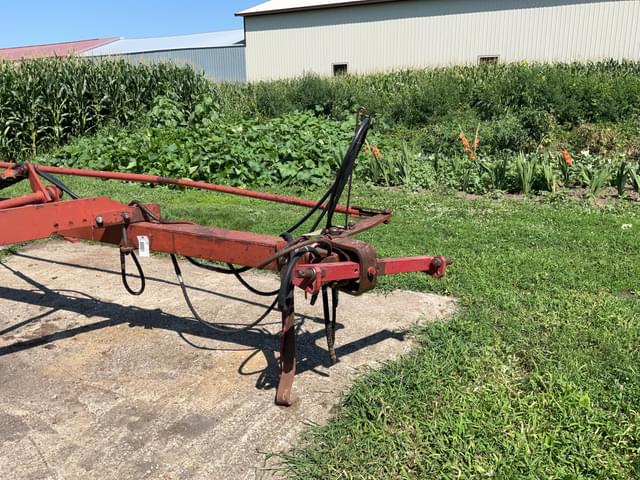 Image of International Harvester 710 equipment image 2