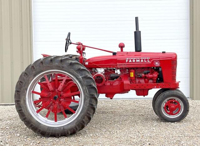 Image of Farmall H equipment image 2
