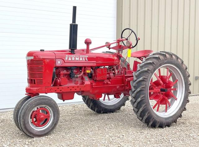 Image of Farmall H equipment image 1