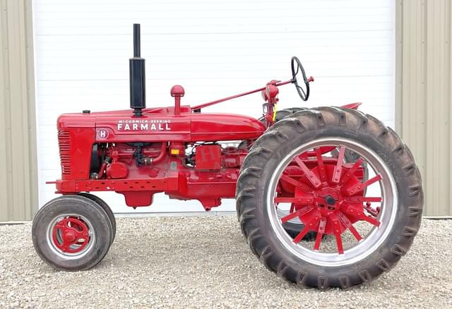 Image of Farmall H equipment image 3