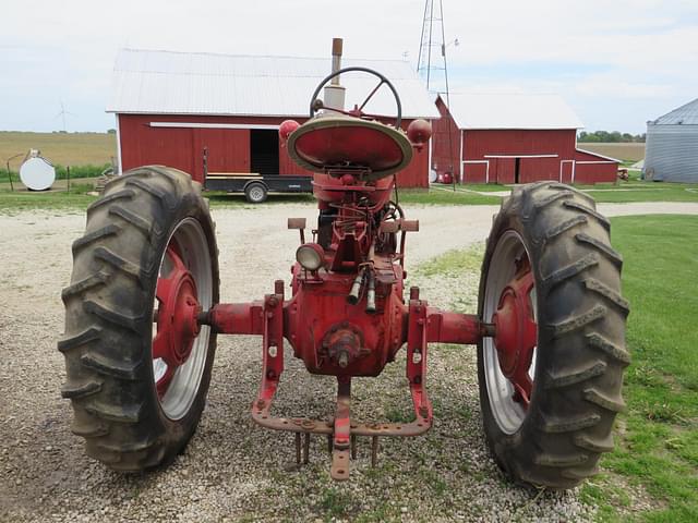 Image of Farmall M equipment image 3