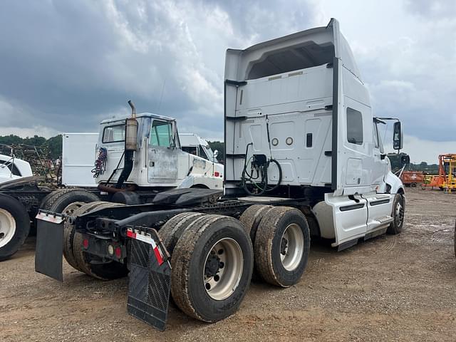 Image of International ProStar Plus 122 equipment image 3