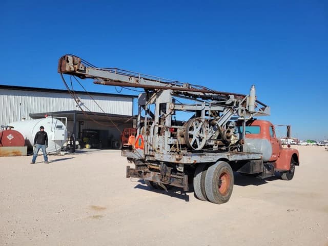 Image of International R-190 equipment image 4