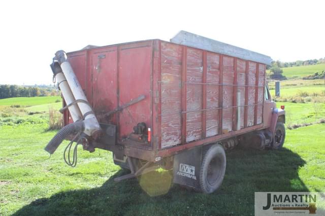 Image of International S1600 equipment image 4
