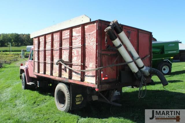 Image of International S1600 equipment image 3