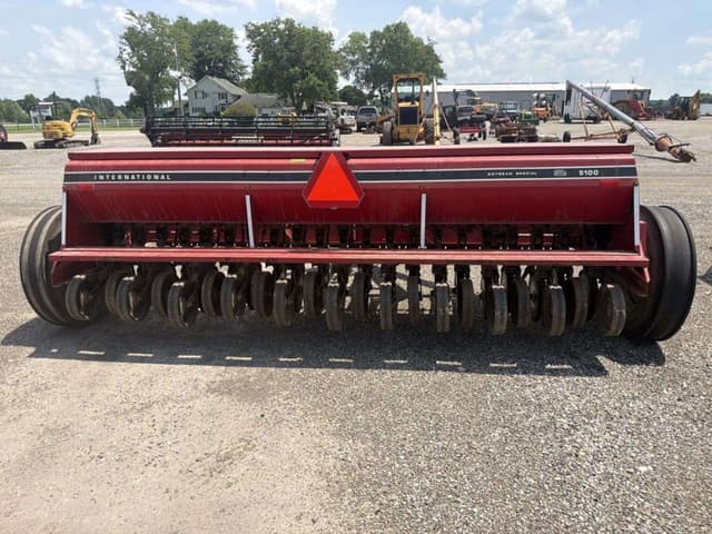 Image of International Harvester 5100 equipment image 2