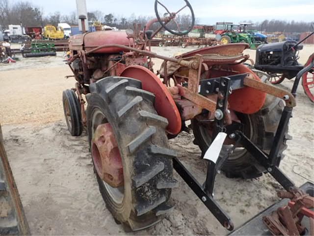 Image of Farmall A equipment image 2