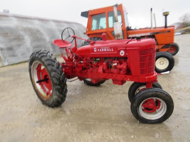 Image of Farmall Super H equipment image 2