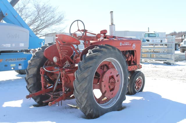 Image of Farmall Super M equipment image 2