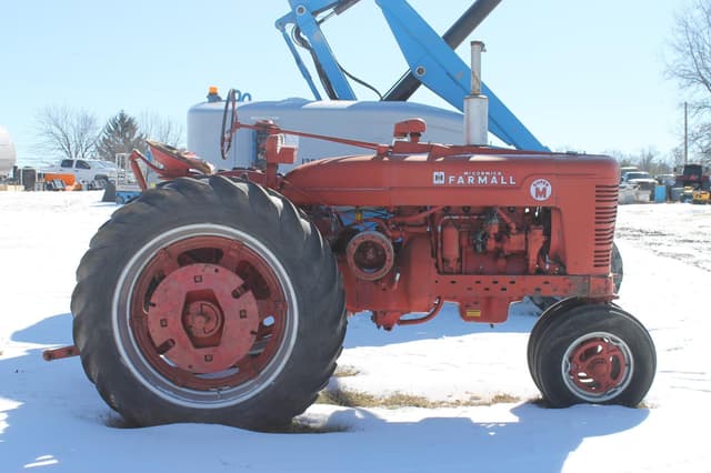 Image of Farmall Super M equipment image 1