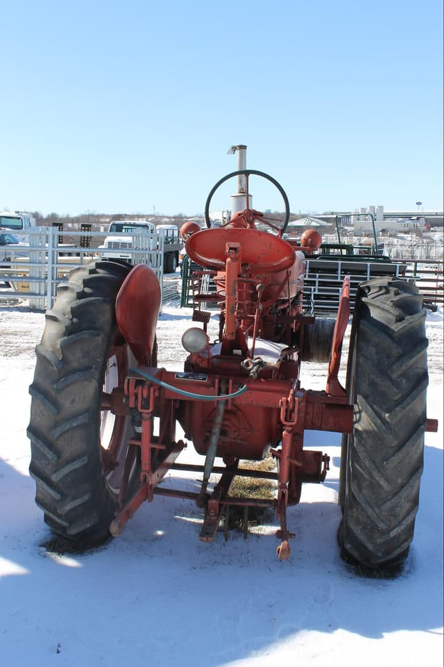 Image of Farmall Super M equipment image 3