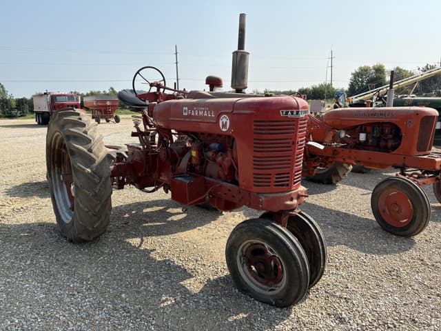 Image of Farmall Super M equipment image 1