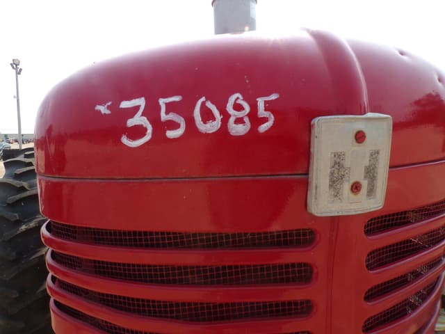 Image of Farmall Super M equipment image 1