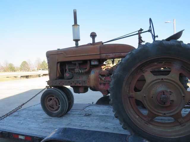 Image of Farmall Super M equipment image 1