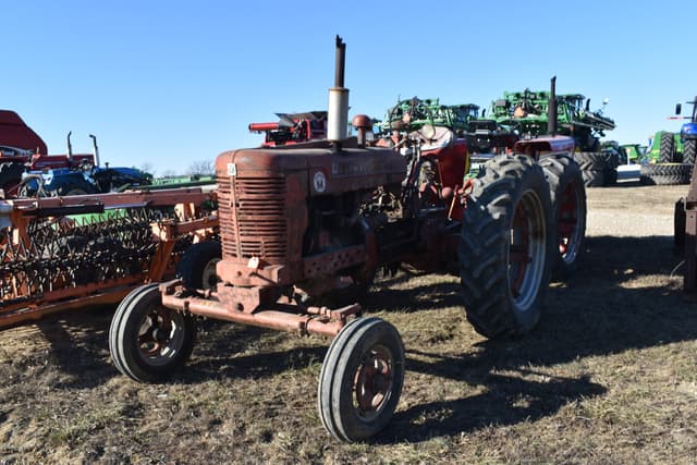 Image of Farmall Super M equipment image 2