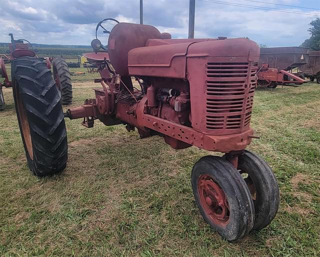 Image of Farmall Super M equipment image 1