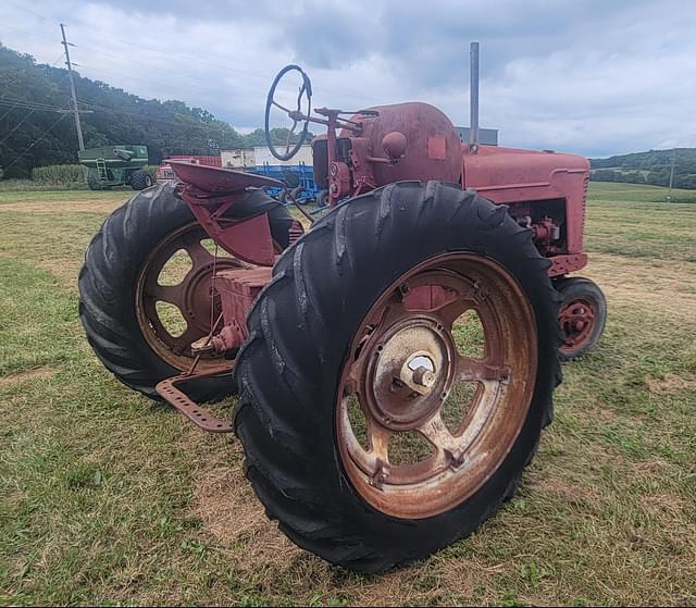 Image of Farmall Super M equipment image 2