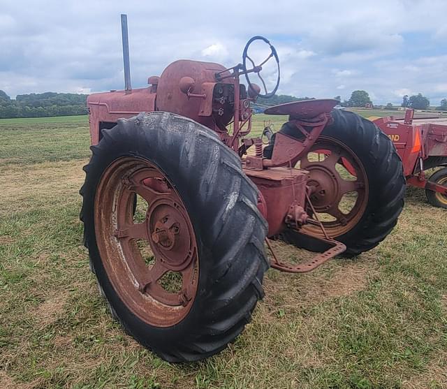 Image of Farmall Super M equipment image 4