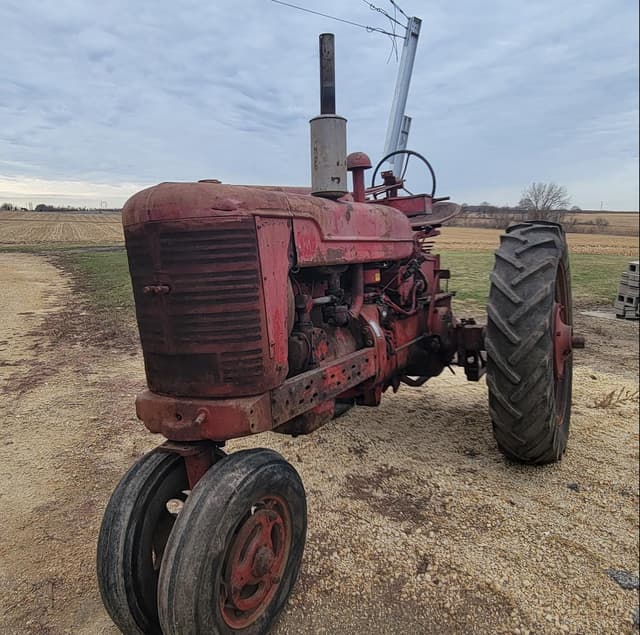 Image of Farmall Super M equipment image 1