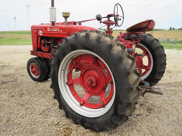 Image of Farmall Super M-TA equipment image 2