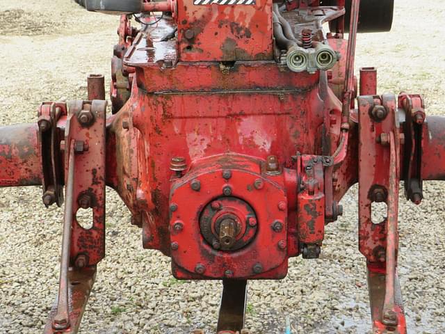 Image of Farmall Super M-TA equipment image 4