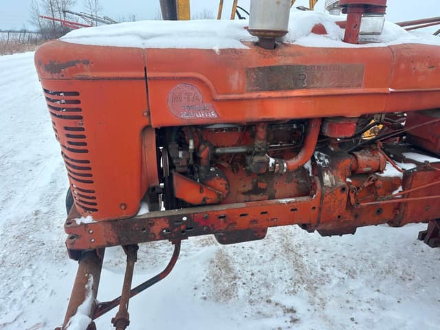 Image of Farmall Super M-TA equipment image 4