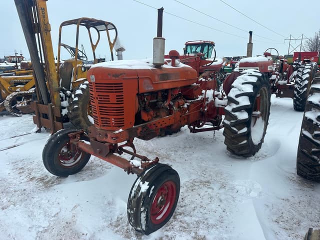 Image of Farmall Super M-TA equipment image 2