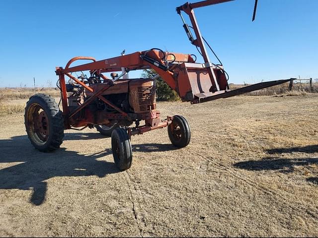 Image of Farmall Super M-TA equipment image 1