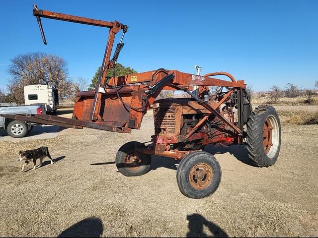 Image of Farmall Super M-TA equipment image 2