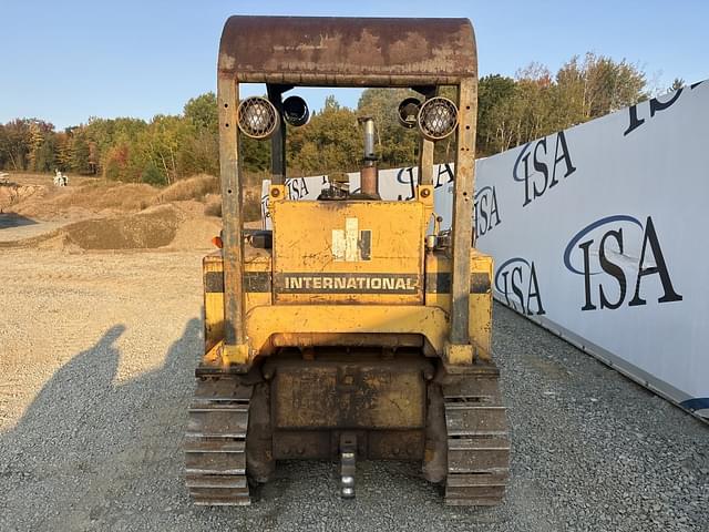 Image of International Harvester 100 equipment image 3