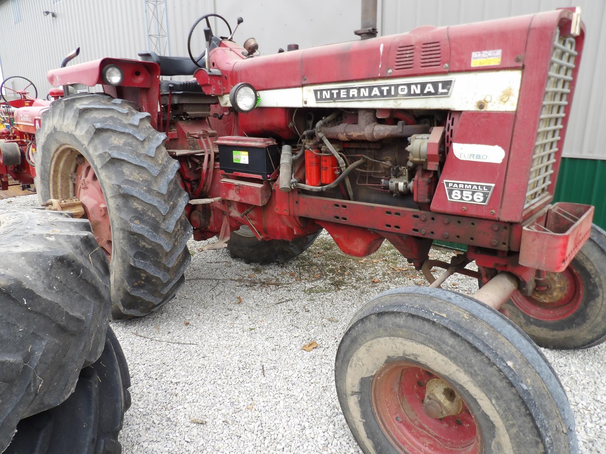 International Harvester 856 Equipment Image0