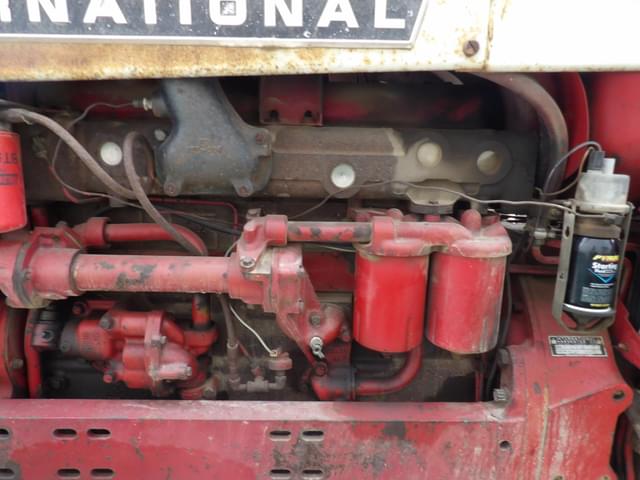 Image of International Harvester 856 equipment image 3