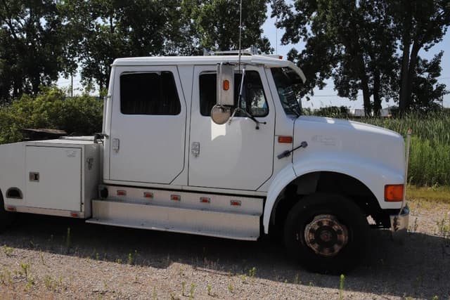 Image of International 4700 equipment image 3