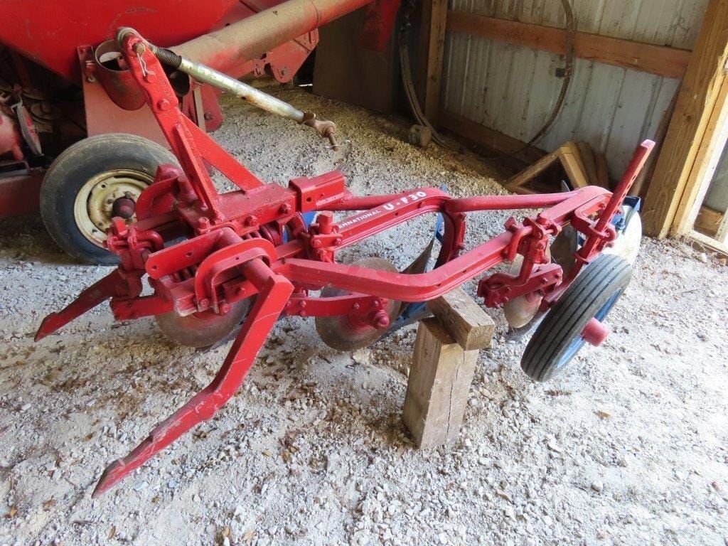 Main image International Harvester UF30