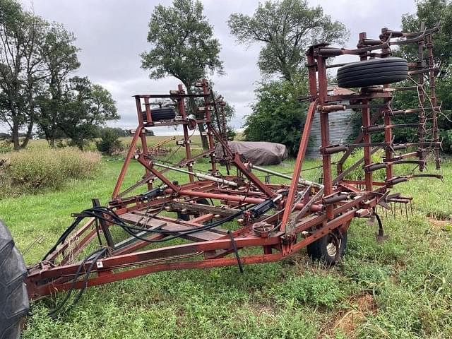 Image of International Harvester Vibra Shank equipment image 1