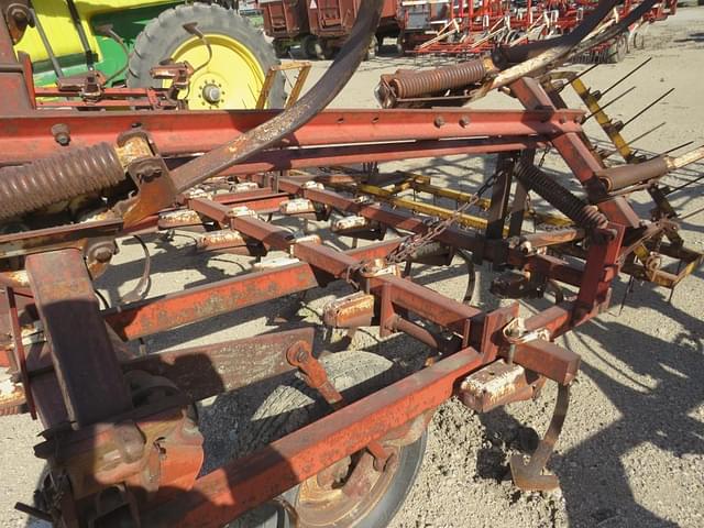 Image of International Harvester Vibra Shank equipment image 3