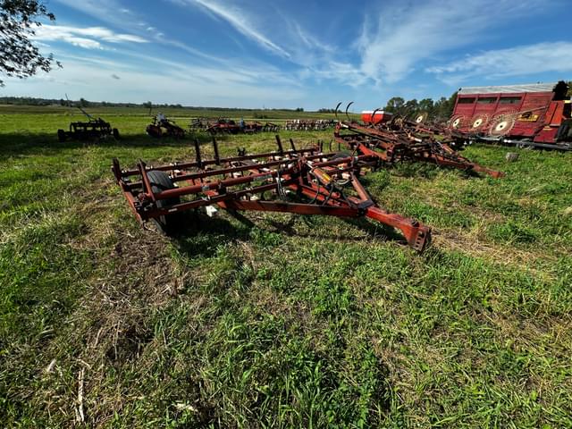 Image of International Harvester Vibra Shank equipment image 3