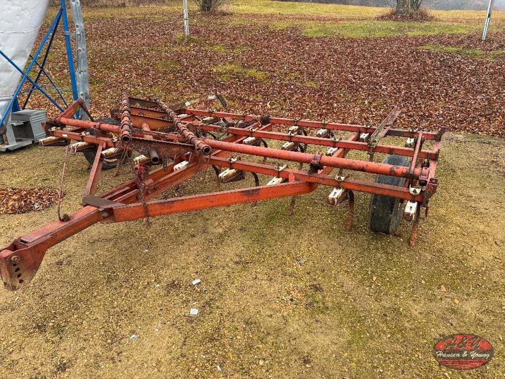 International Harvester Vibra Shank Equipment Image0