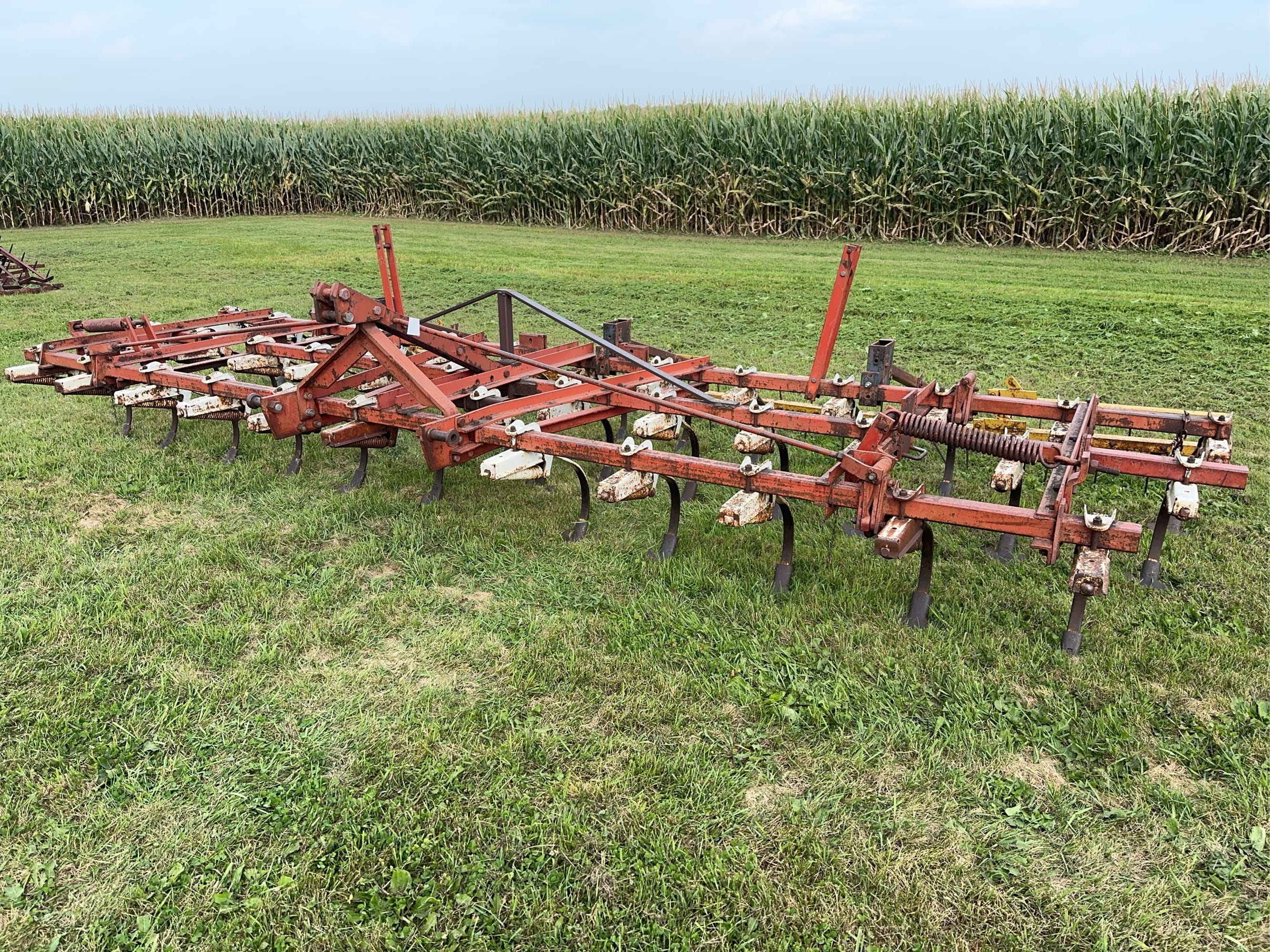 International Harvester Vibra Shank Equipment Image0