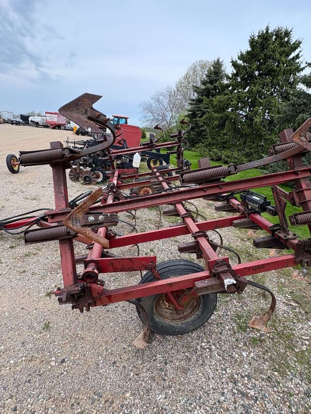Image of International Harvester Vibra Shank equipment image 1