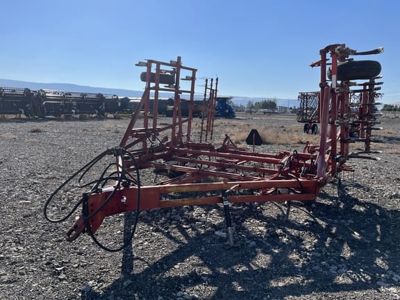 Main image International Harvester Vibra Shank Digger