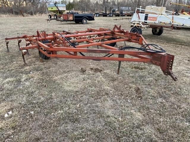 Image of International Harvester Vibra Shank equipment image 1
