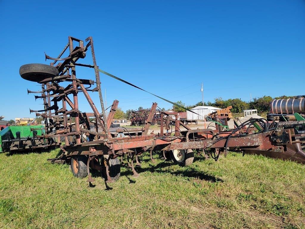 Image of International Harvester Vibra Shank Image 0