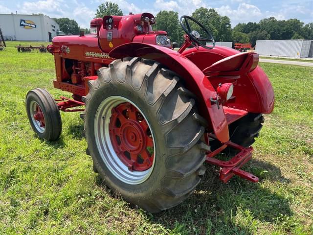 Image of International Harvester W-400 equipment image 2