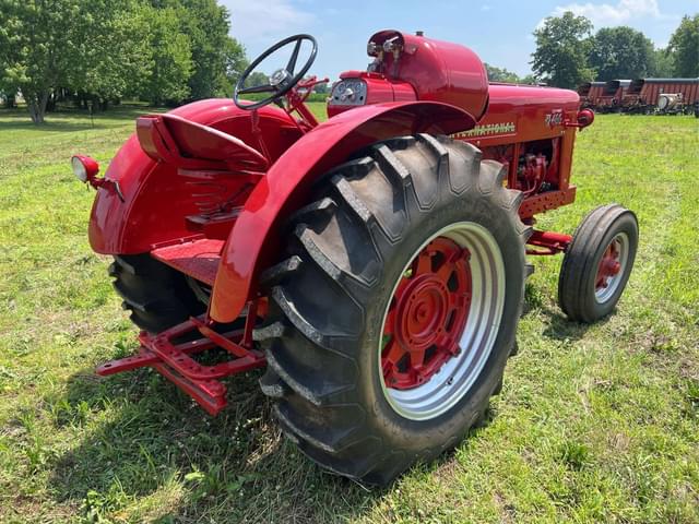 Image of International Harvester W-400 equipment image 4