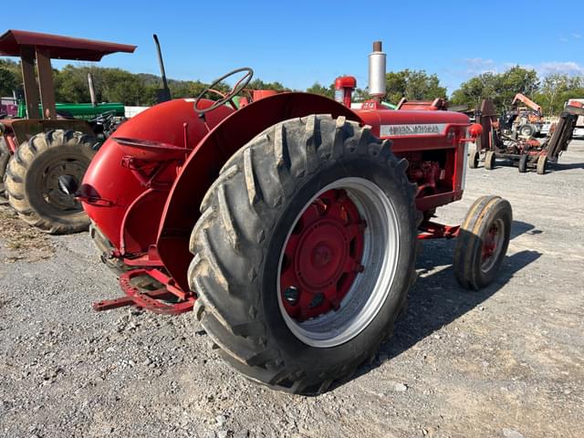 Image of McCormick-Deering W-9 equipment image 3