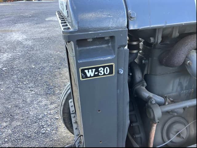 Image of International Harvester  W30 equipment image 1