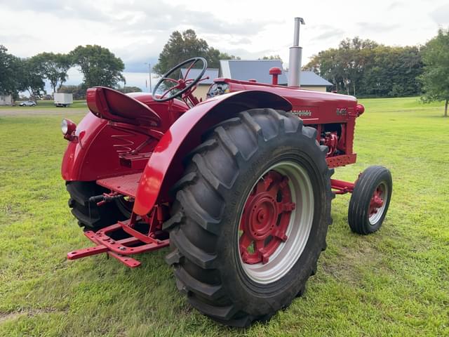 Image of International Harvester W-400 equipment image 4