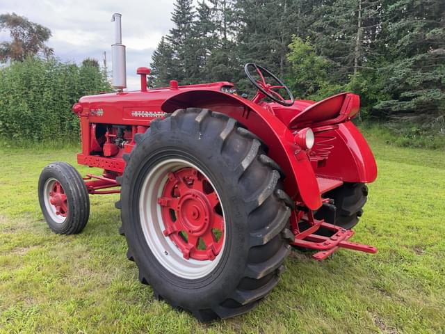 Image of International Harvester W-400 equipment image 2